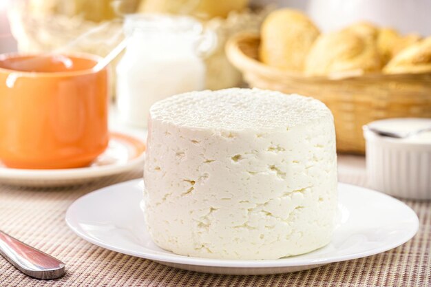 20230526213038_[fpdl.in]_brazilian-cheese-made-minas-gerais-breakfast-tradition-called-queijo-minas-homemade-rural-food_72932-3813_normal